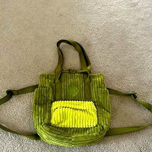 no boundaries crossbody bag / backpack.